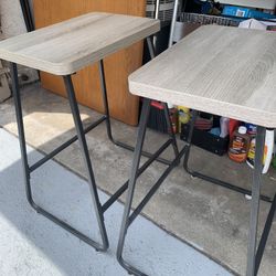 (2) Bar Stools Counter Height From Steve Silver. EACH $20 Both $35 