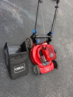 Toro Recycler with Personal Pace 22-in Gas Self-propelled lawn mower with 163-cc Briggs and Stratton Engine