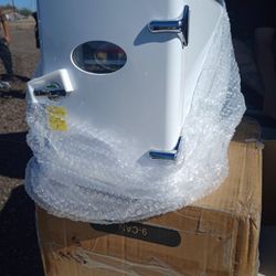 Mini Fridge New 9cans 