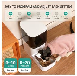 boqii Automatic Cat Feeder, Timed Cat Feeder with APP Control, Dog Food Dispenser with Lock Lid, 30S Voice Recorder, 4L Pet Feeder, White