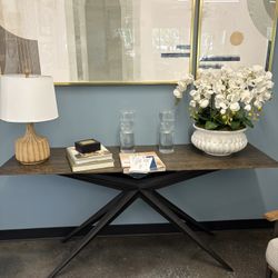 Chic Office Table Decor 