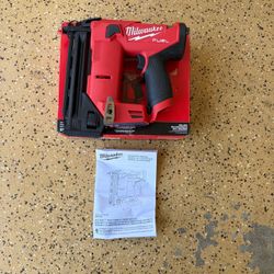 Milwaukee M12 FUEL 12-Volt Lithium-Ion Brushless Cordless 18-Gauge 1-1/2 in. Compact Brad Nailer (Tool Only)