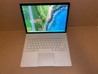 Microsoft Surface Book 2 13.5”. Core i5-8350 @ 1.70GHz. 8GB. 256GB. Windows 10.