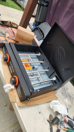 Blackstone Adventure Ready 2-Burner 22" Propane Flat Top Grill with a hard cover (se hable español)
