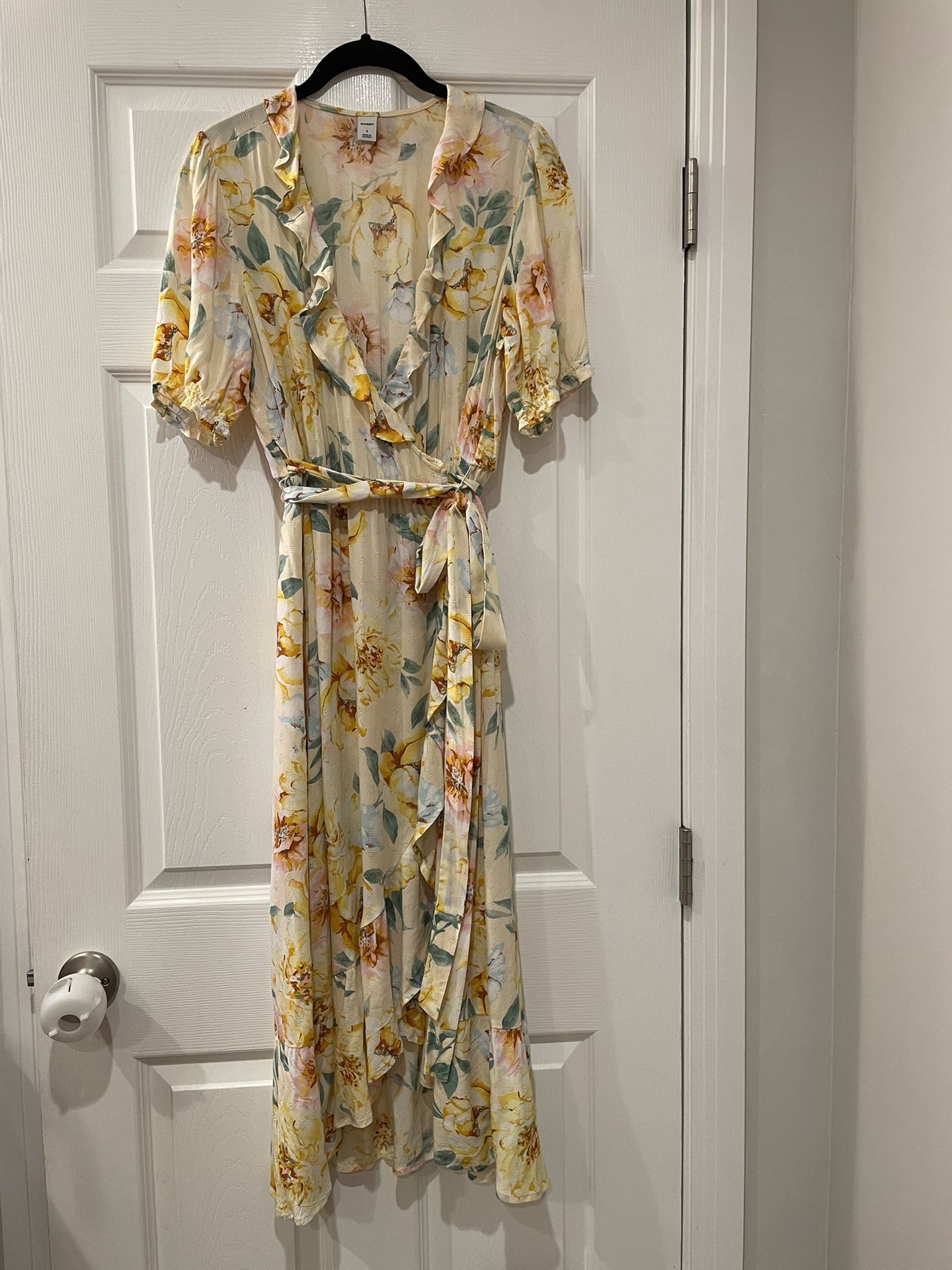 Old Navy Women’s Yellow Floral Maxi Wrap Dress