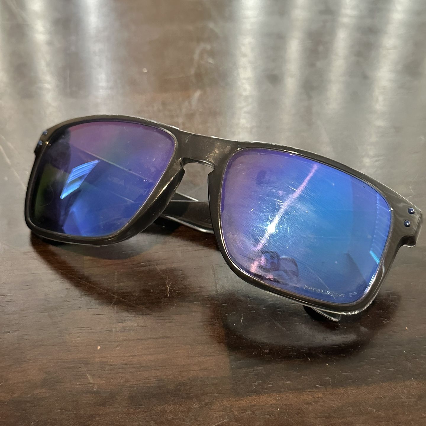 Oakley Holbrook XL Gray Smoke/Polarized Prizm Sapphire: OO9 
