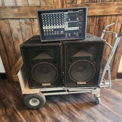 Yamaha Pa System With 2 12inch Speakers , Great For Band , Church Or DJ 