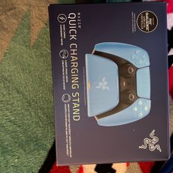 RAZER QUCK CHARGING STAND FOR PS5 CONTROLLERS