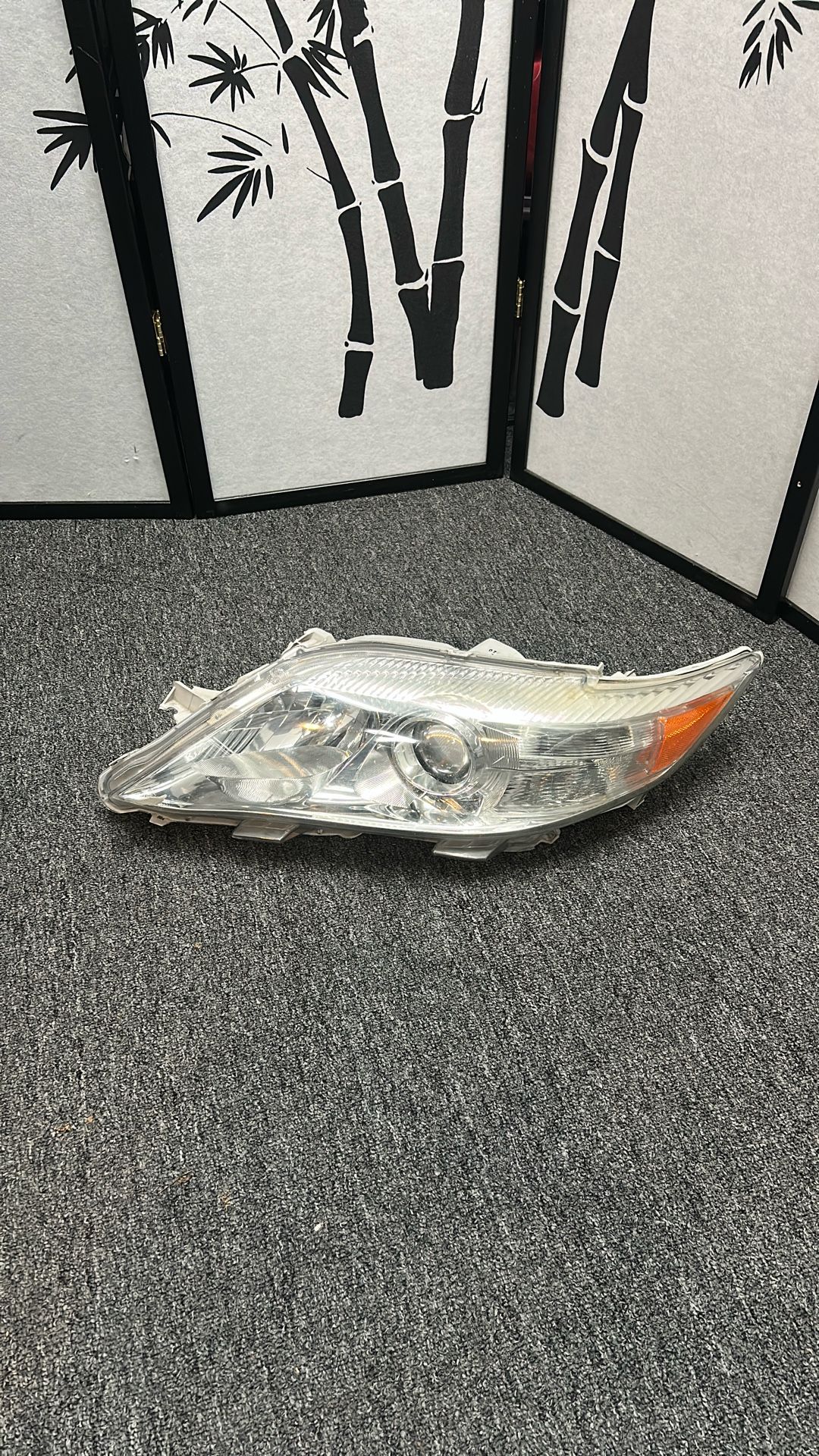 2010 - 2011 TOYOTA CAMRY FRONT DRIVER SIDE HEADLAMP