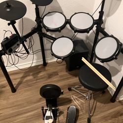  Alesis Nitro Max 8-Piece Electronic Drum Kit with Mesh Heads.    