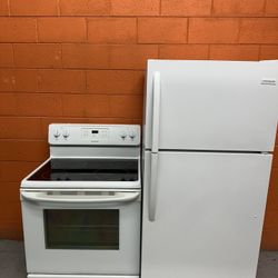electric stove and fridge 