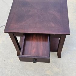 Coffee Table and 2 End Tables Set (BEST OFFER)