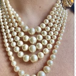 (JE16) Vintage 5 Strand Beaded Necklace With Jeweled Clasp