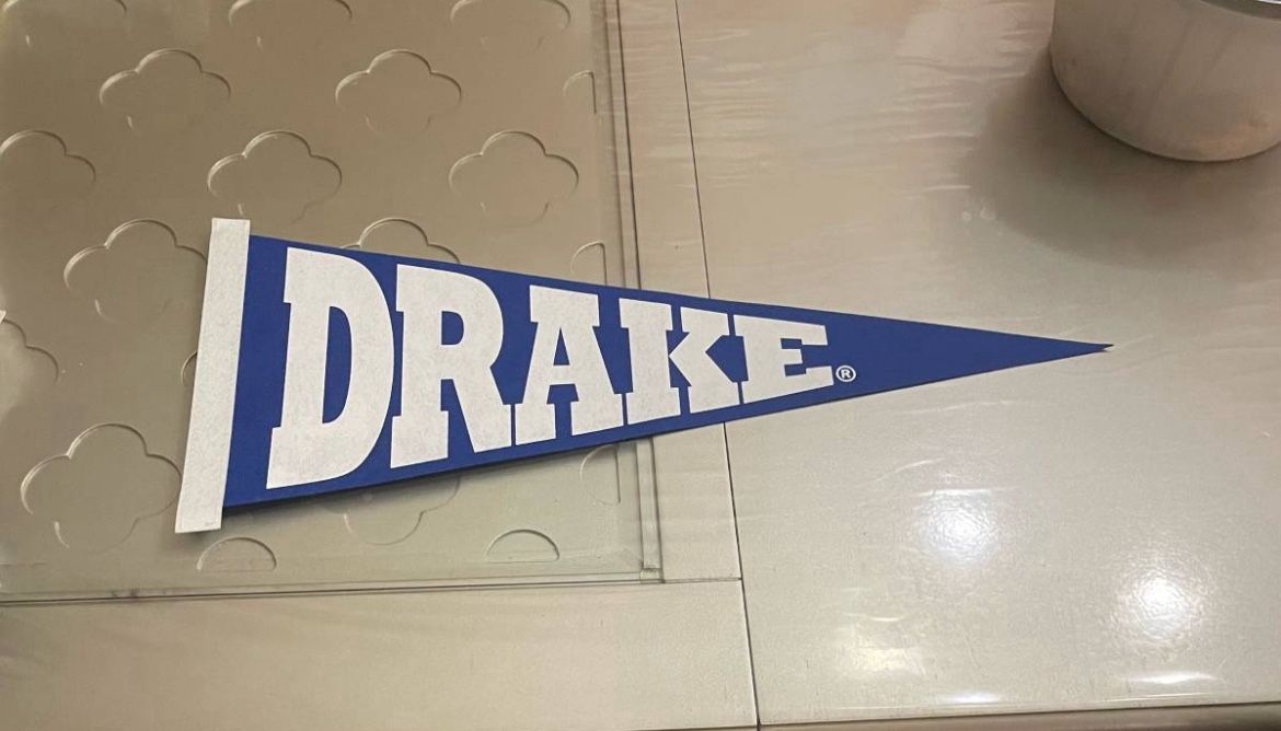 Drake University Pennant – Perfect for Dorm, Office, or Fan Décor!