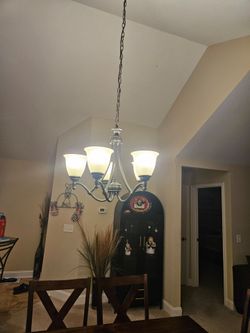 Light fixture... 5 bulb, long chain
