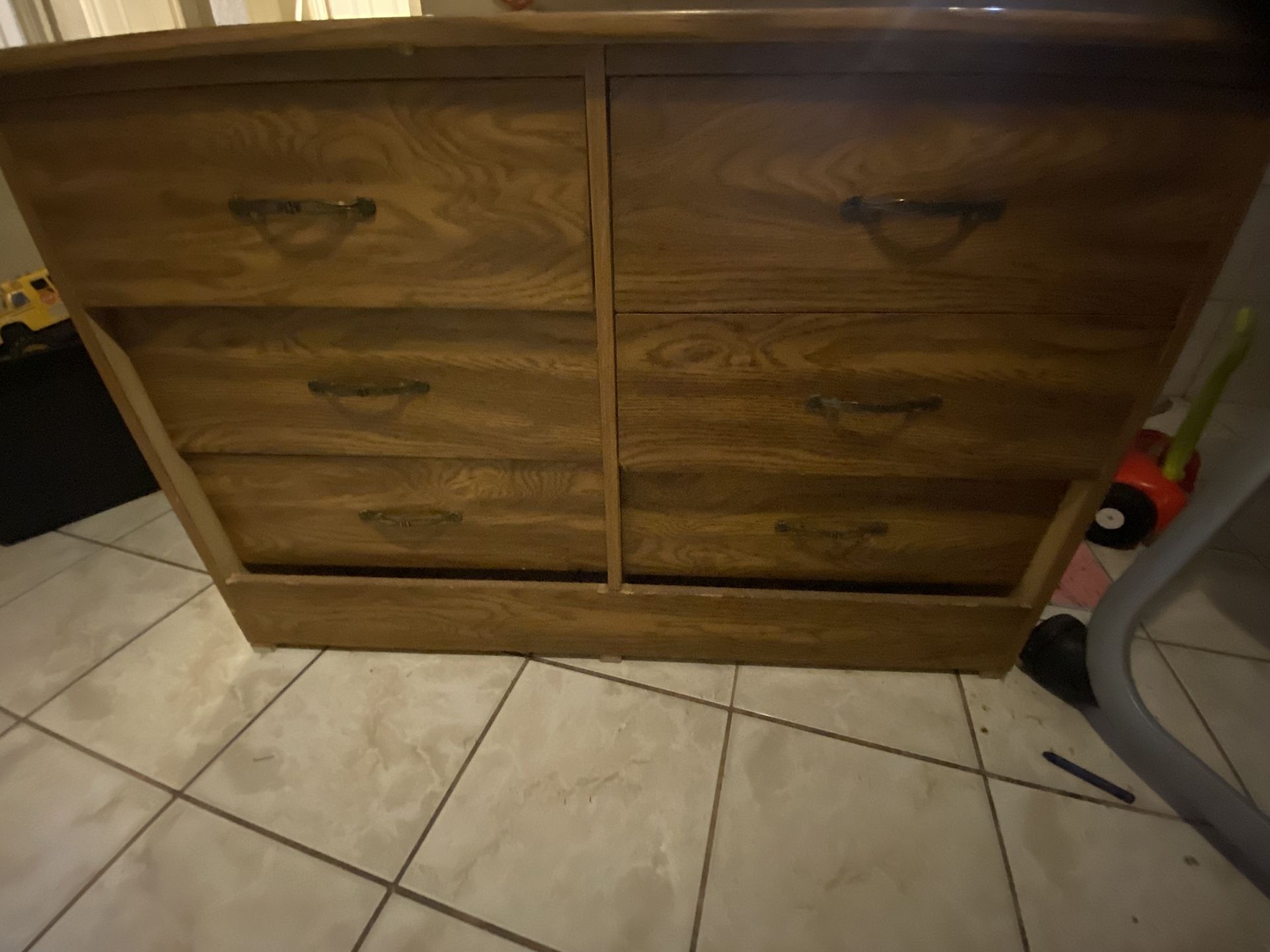 Dresser w/Mirror