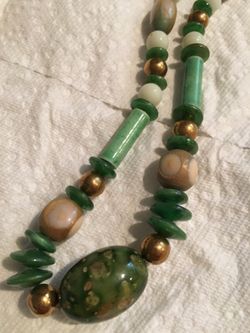 Really beautiful necklace turquoise green/white