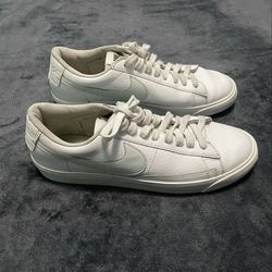 Nike Blazer Low LX White Pure Platinum Size 9