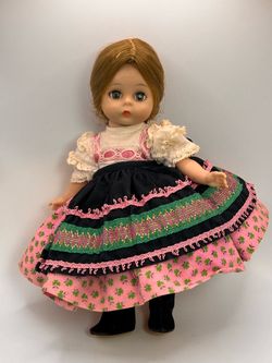 Vintage Madame Alexander “Yugoslavia” Wendy Doll-1971-Model #589 🌸Read Full Description Below🌸
