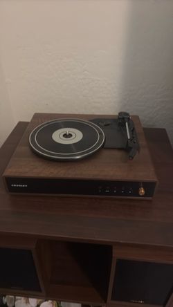 Crosley record player with speaker and stand