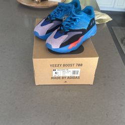 Yeezy 700
