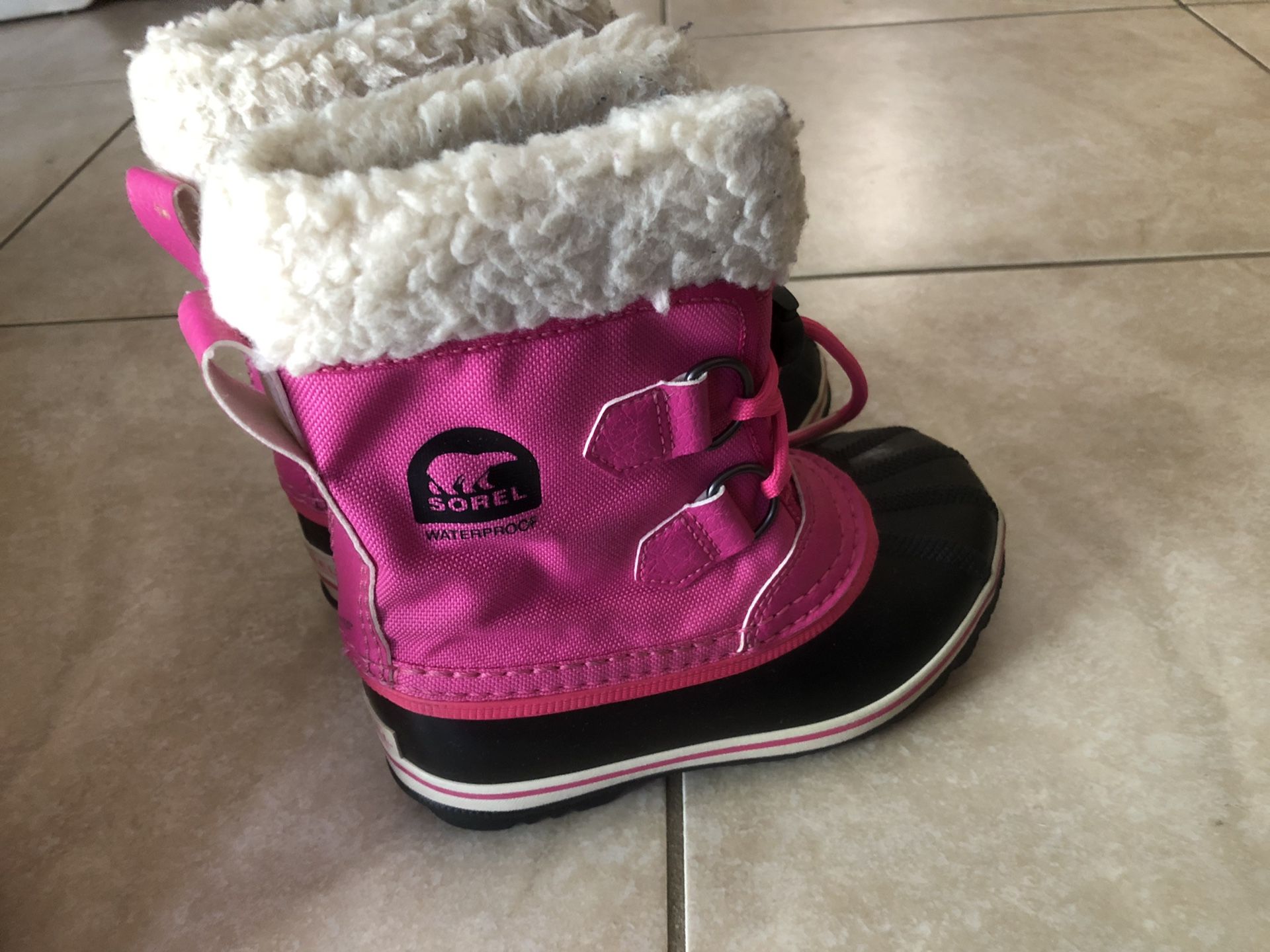 Sorel girl boots