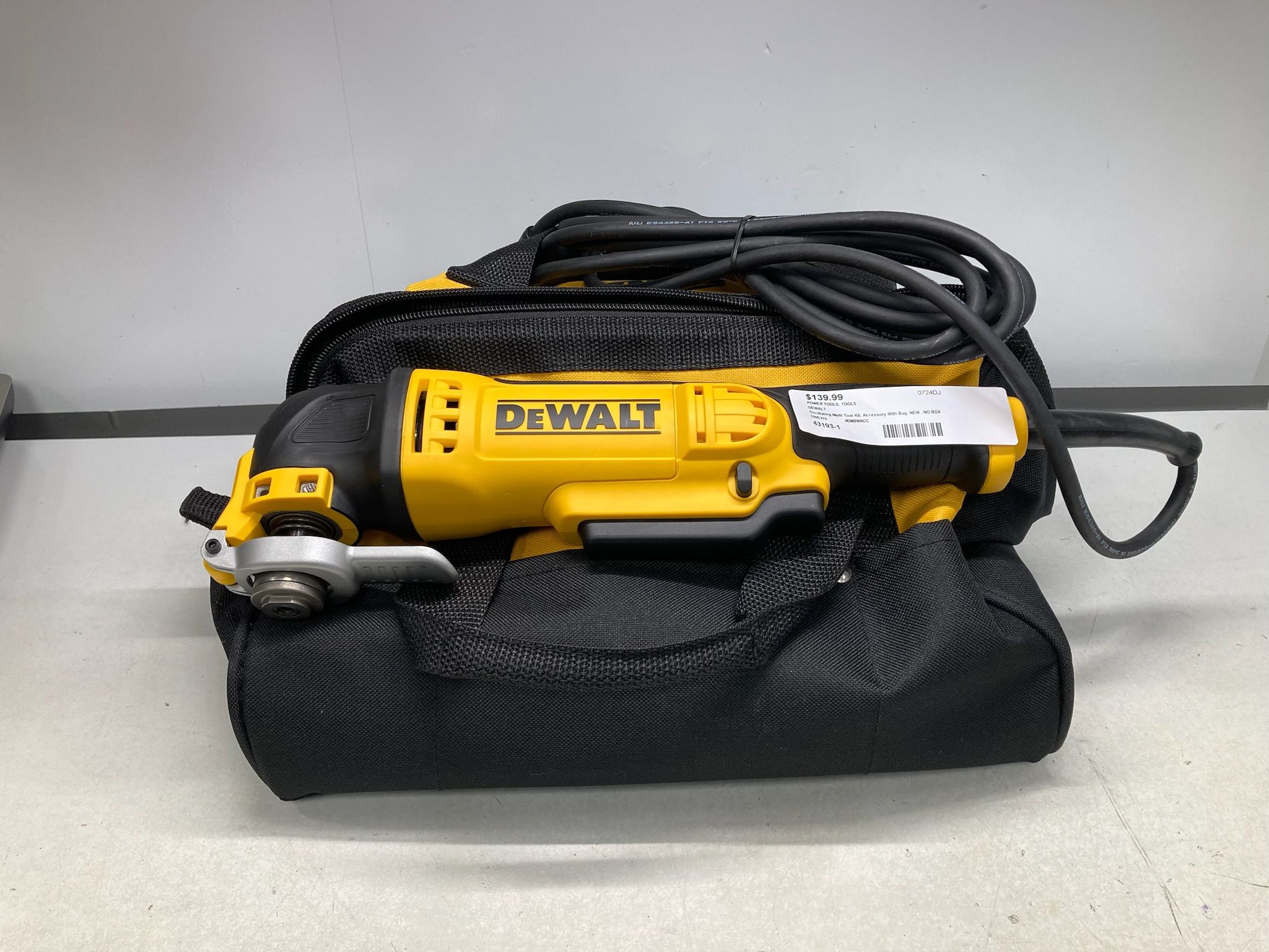 DEWALT DWE315 Oscillating Multi Tool Kit, Accessory With Bag. NEW