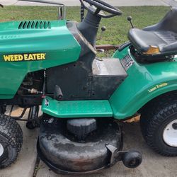 Weed Eater Lawn Tractor 16.5 Hp. 42' Hydro 