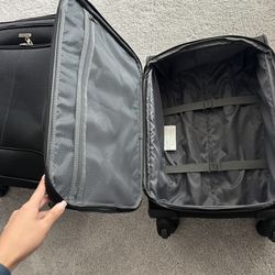 American Tourister Luggage Set 