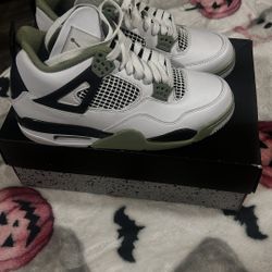 Seafoam green Jordan 4 Retro