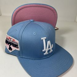 Los Angeles Dodgers Pro standard snapback hat 🧢 40$ each