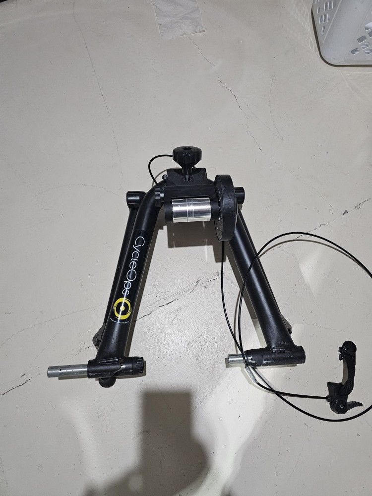 CycleOps Mag+ Bike Trainer 