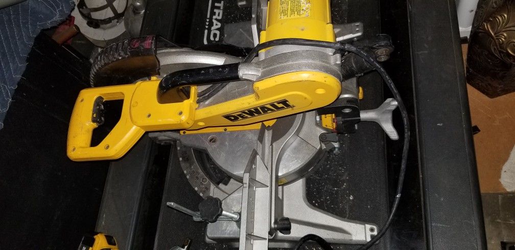 Dewalt miter Saw
