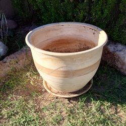 Vintage 1990 18"  Clay Pot w/Attached Plate