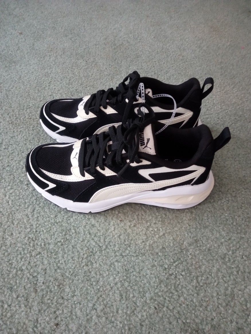 New Puma Tennis Shoes Size 6