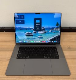 16" MacBook Pro M1 Pro 10 Core*500GB SSD*16GB RAM