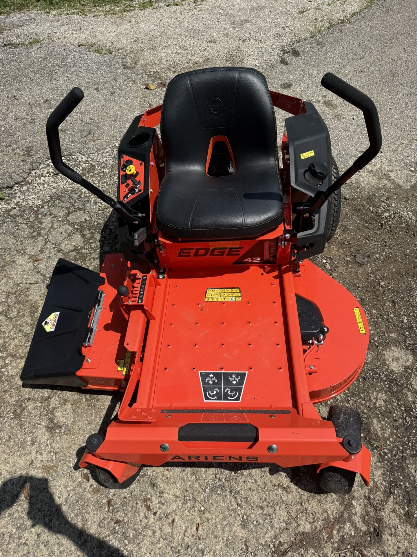 New Ariens edge 42” Zero Turn Mower