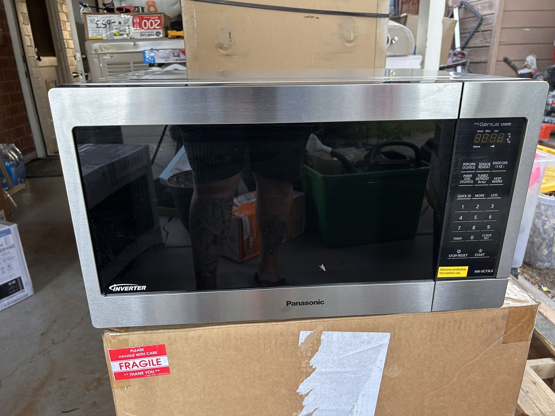 Panasonic 2.2 Cu-ft Microwave In Stainless Steel