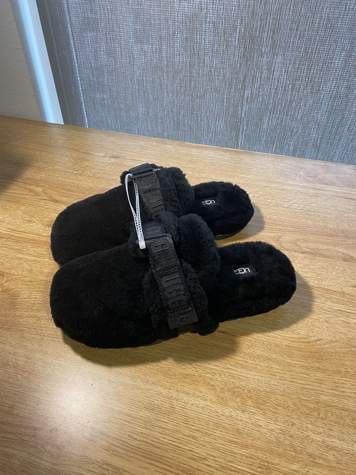 Womens UGG Slippers