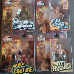 Round 5 MMA Action Figures Complete Set of 4 from Series 1