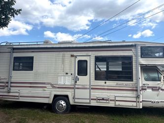 Ford rv good size & fair livable condition  delivered