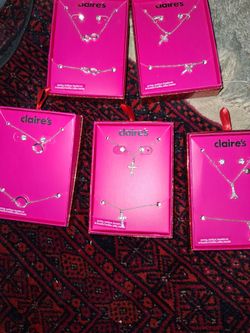 Claire's Earring, Necklace & Bracelet Sets – Lot of 5 pickup only cash