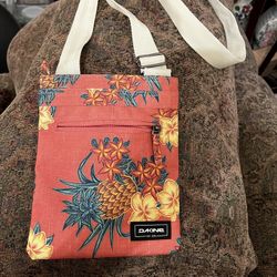 DaKine Women’s Crossbody Bag
