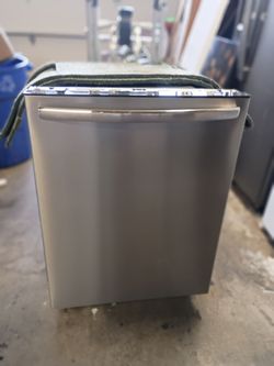 Frigidaire Gallery Stainless Steel Dishwasher $250 OBO AS IS CASH ONLY!!**