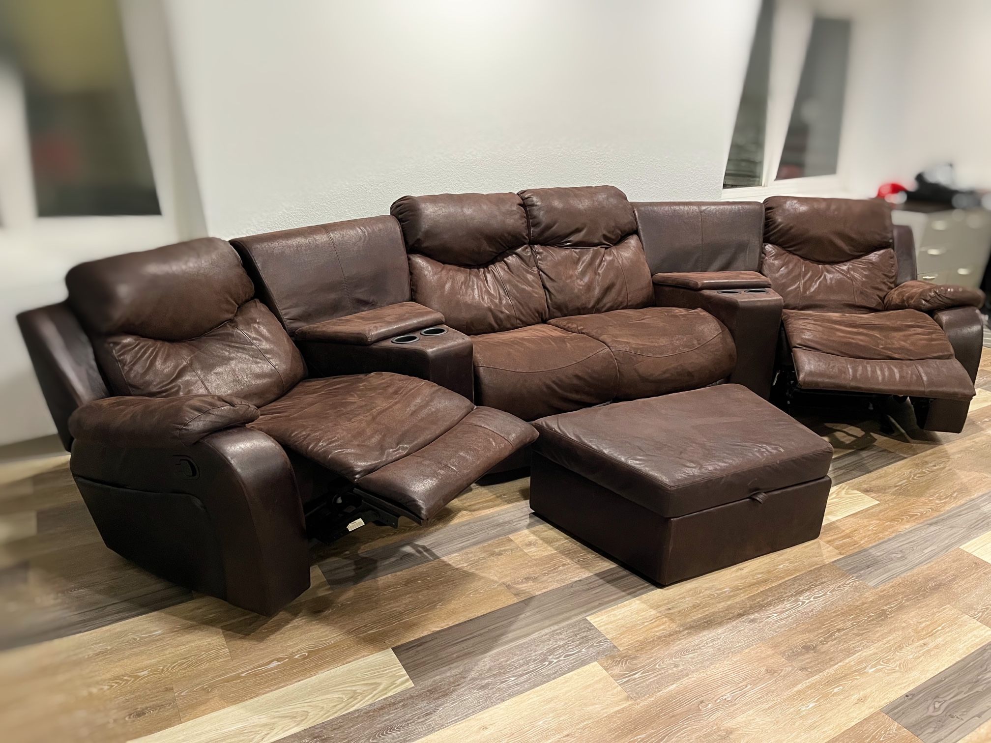 FREE DELIVERY 4 SEAT RECLINING COUCH / SOFA MOVIE THEATER STYLE