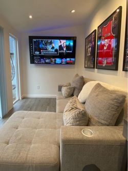 Gray Couch w/ Chaise and pull out ottoman Sleeper - Excellent Condition
