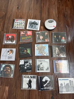 17 CDs Walkman
