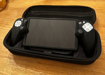 PlayStation Portal with Case and Silicone Cover