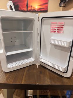 Electactic Mini Fridge – Cooler, AC/DC – $35