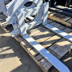 CASCADE FORKLIFT ATTACHMENT 